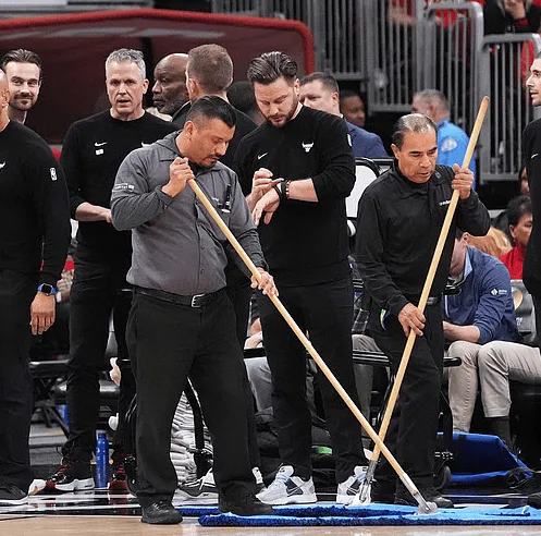 开云登录-从公牛vs热火延期说起：冷凝水为何能 “叫停” 顶级赛事？