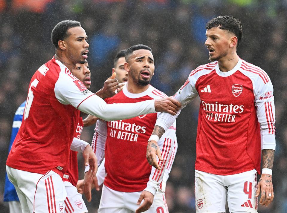 开云登录-9场不败!阿森纳4-1逆转英冠队进足总杯32强 马丁内利戴帽+中柱