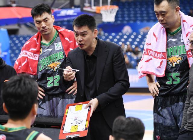 1733386985595099054.jpg 开云平台-大外不到位卫冕冠军内线吃紧!张镇麟归来火线驰援