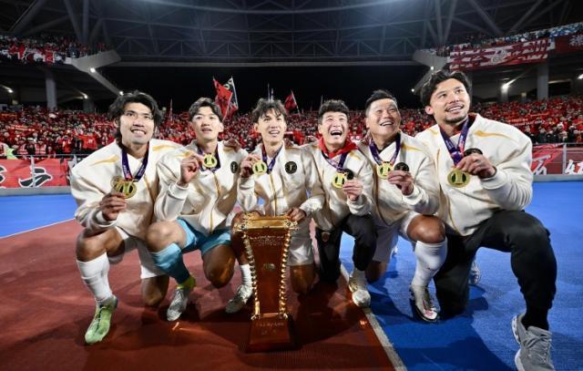 1732491650574040987.jpg 【早报】客平伊镇!阿莫林迎红魔首秀