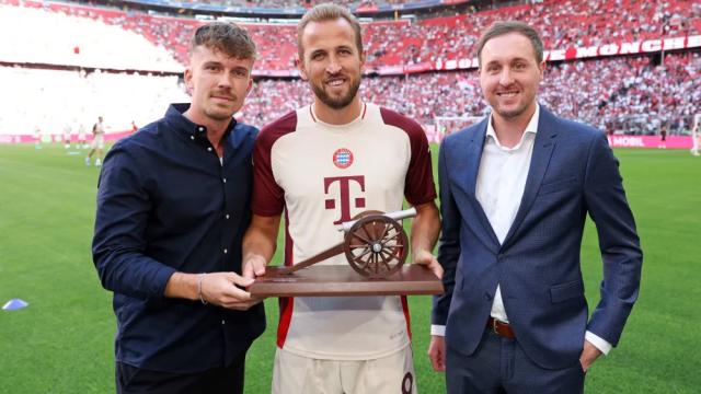 1725249318324085710.png 开云入口-穆勒的“纪录秀”和孔帕尼的“整活秀”,被裁判抢了戏