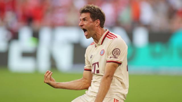 1725249385891083094.jpeg 开云入口-穆勒的“纪录秀”和孔帕尼的“整活秀”,被裁判抢了戏