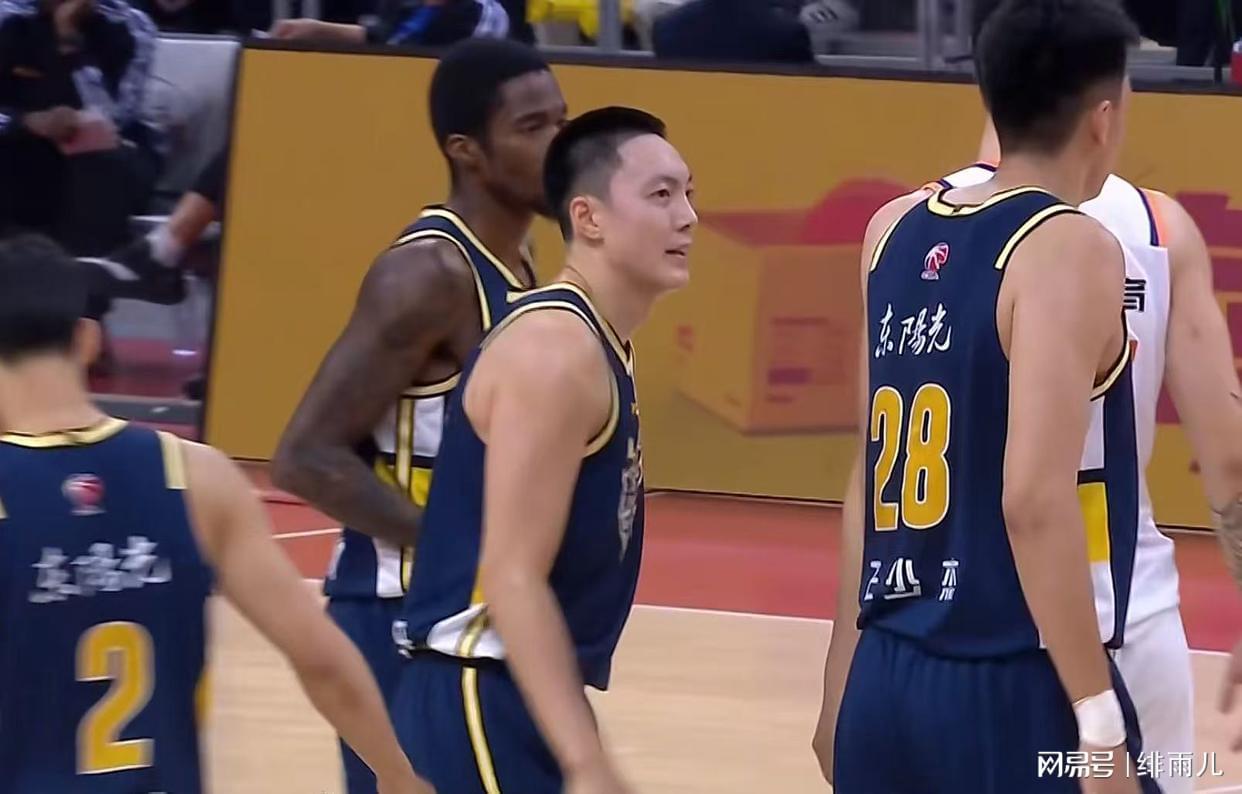 开云平台-裁掉萨林杰？广东队被迫引进“黑又硬”大外援，力保杜锋进总决赛