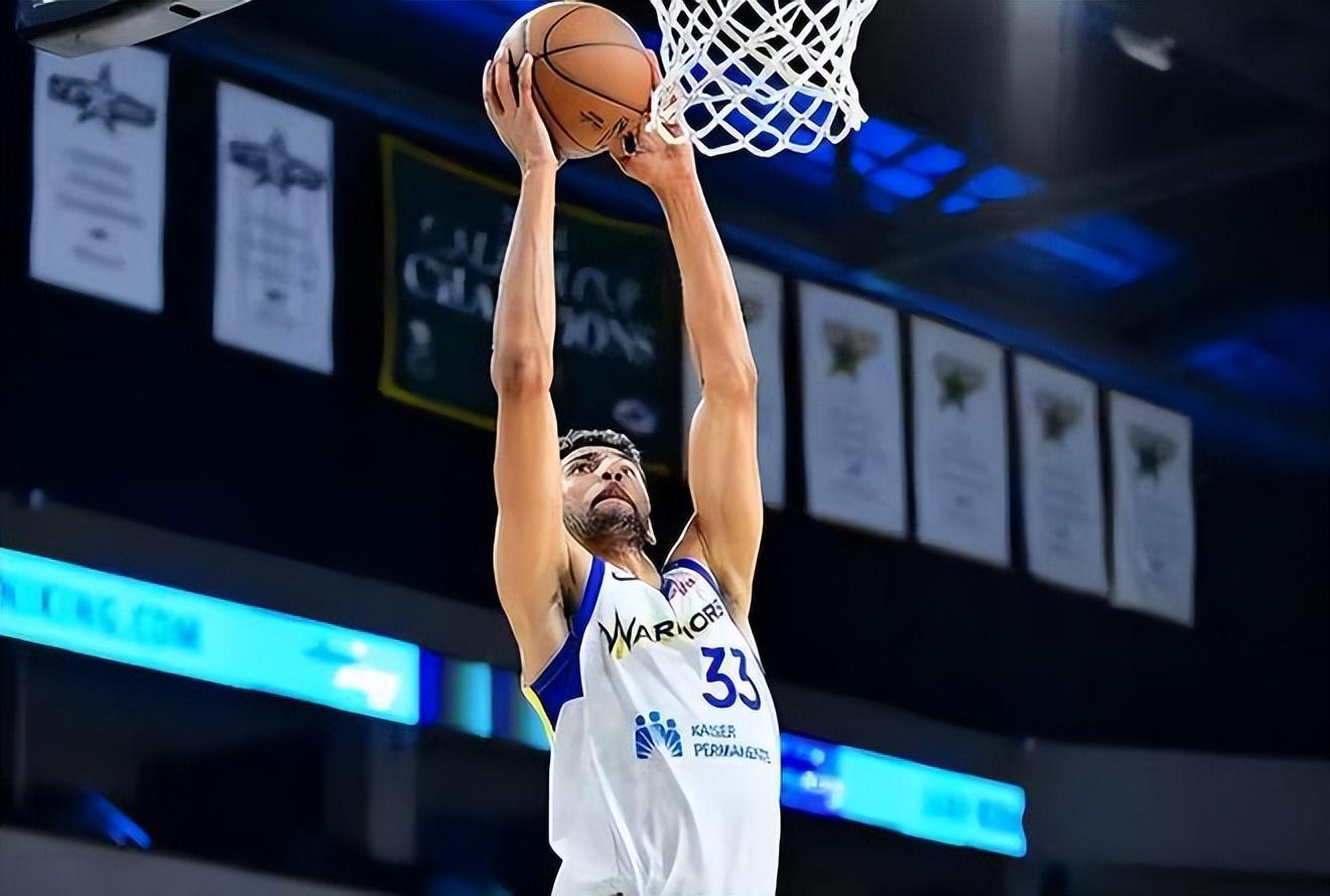 开云平台-在发展联盟都表现平平，勇士双向合同锋线还能守住这份合同吗？