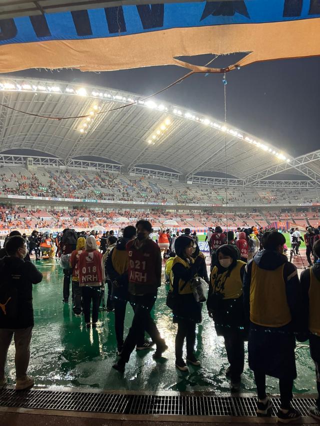 日本的读报氛围:球队升级成功 全城传阅纪念特刊