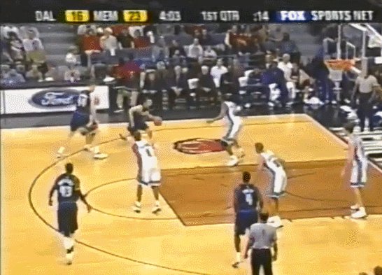 1663408918245003257.gif 时代先驱:开创先河的独角兽 诺维茨基的得分舞步