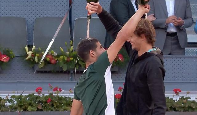 1652077963053077992.jpeg 开云官网-兹维西西连遭暴击 留给95后们的时间也不多了!