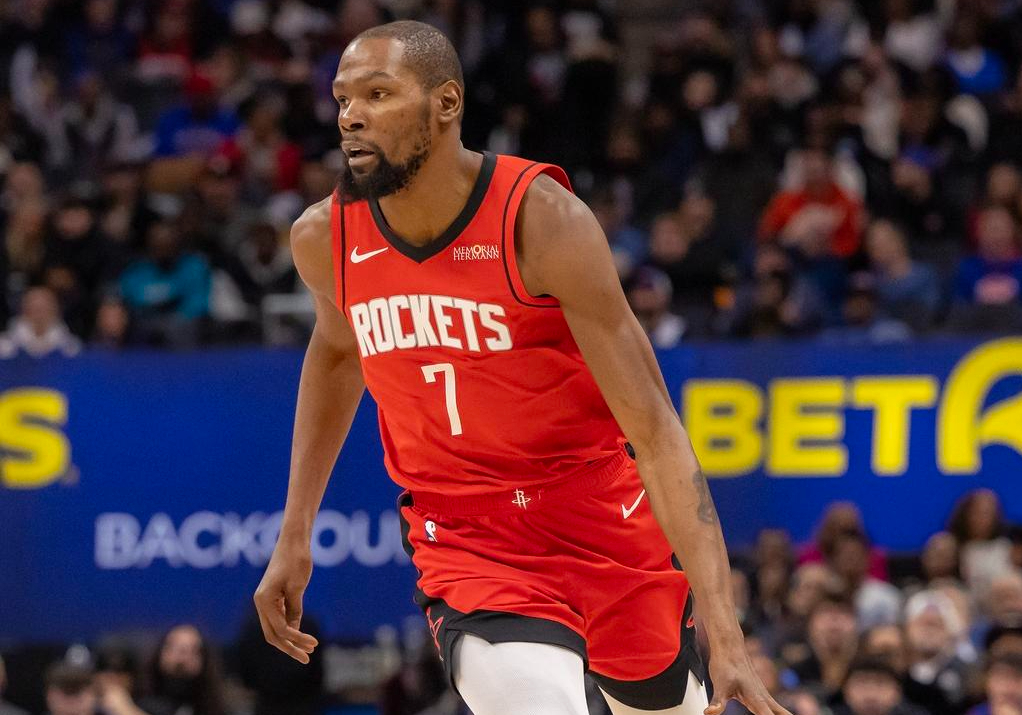 开云入口-背靠背客场战胜东部第一,杜兰特领衔三人红榜,申京两点备受质疑