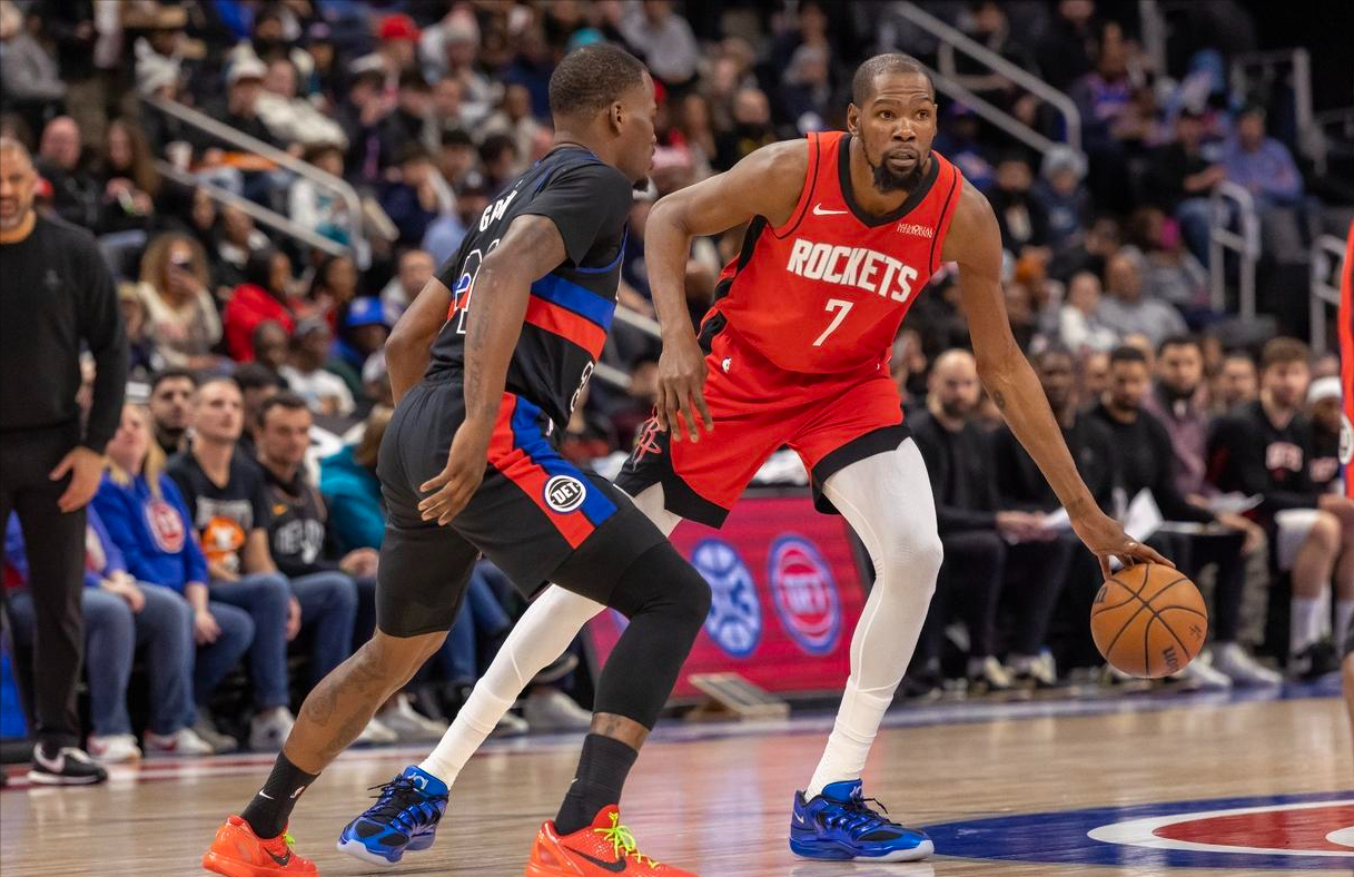 开云入口-背靠背客场战胜东部第一,杜兰特领衔三人红榜,申京两点备受质疑