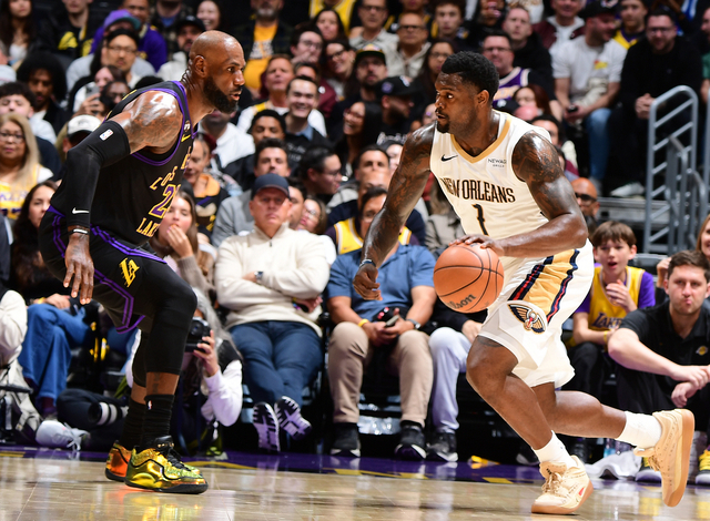 开云平台-轰21+7+7延续纪录！41岁勒布朗助湖人取三连胜 放弃刷分一幕显格局|詹姆斯|鹈鹕|东契奇|新奥尔良鹈鹕队|勒布朗-詹姆斯_新浪体育_新浪新闻