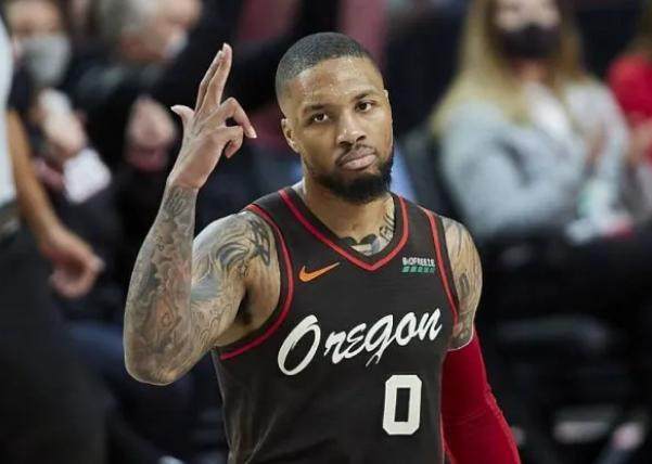 1634956637299093313.png 利拉德敞开心扉:入选75大很意外 我是队史最佳