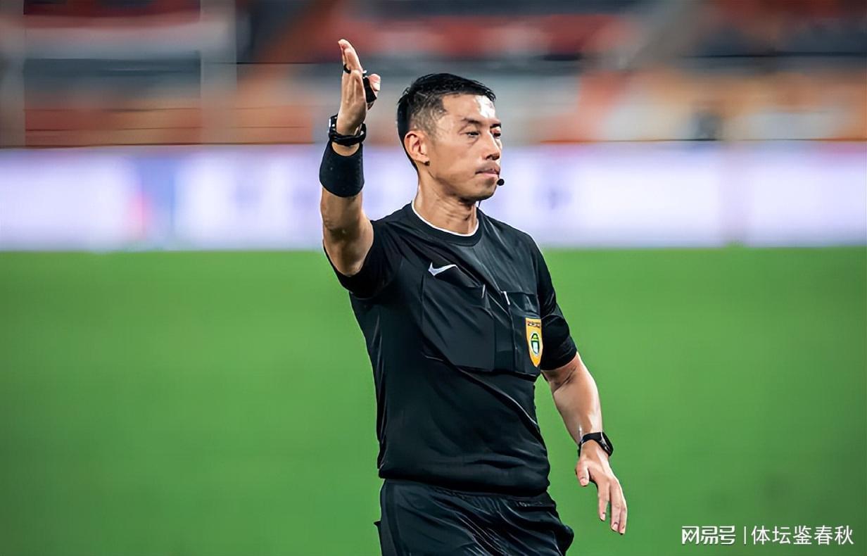 开云平台-国安违规?海港球迷质疑超级杯最后1次换人引争议,第4官员成焦点