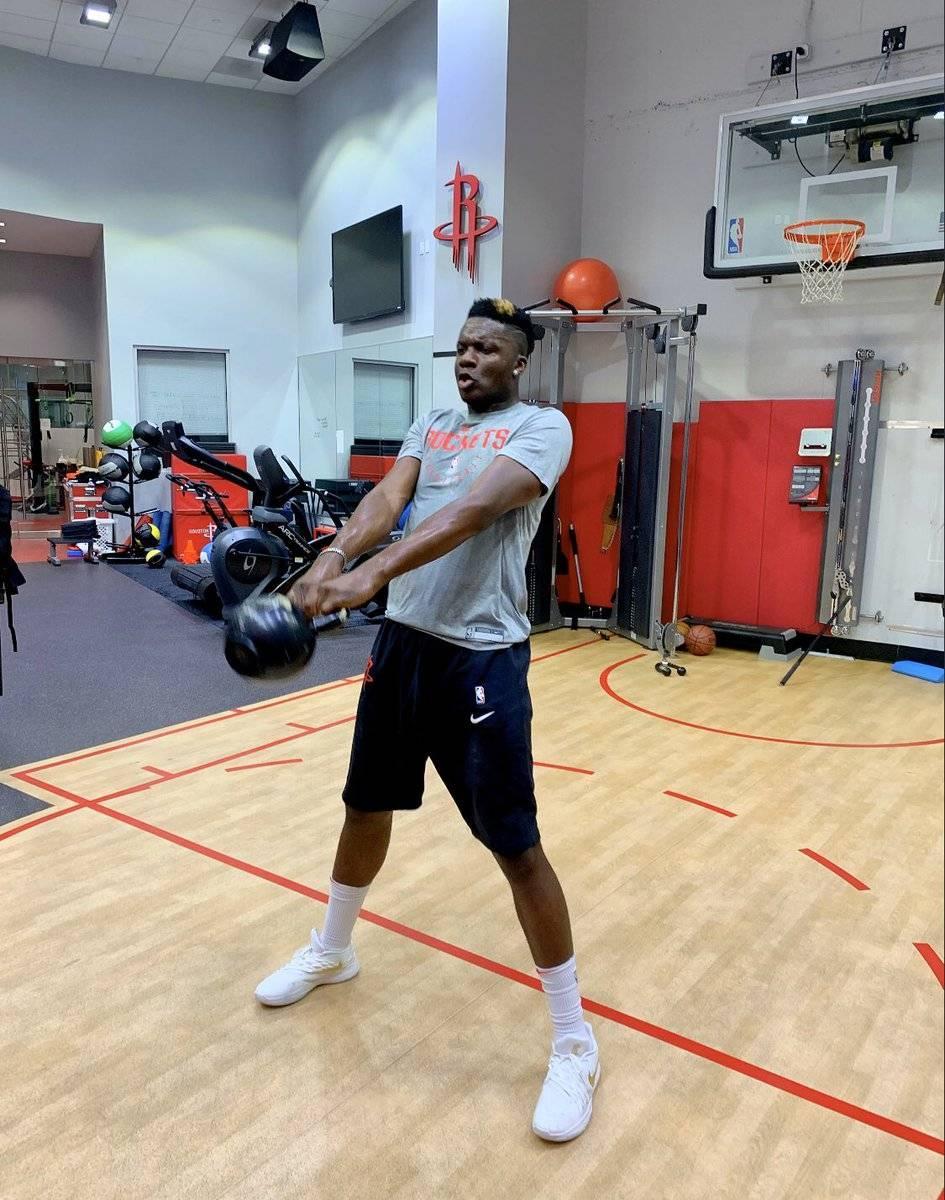 开云官网-年薪670万!13分钟4+11+2,火箭白菜价捡漏!画蛇添足变超值签约