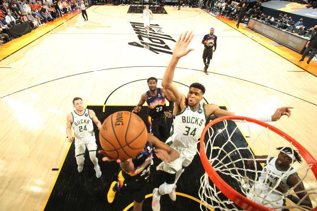 1625634148602065846.jpg 开云登录-火线归来送惊天大帽 雄鹿还需要字母哥做的更多