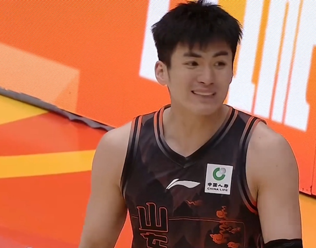 开云登录-CBA山东男篮逆转江苏,新外援首秀8分,珀赛尔37分陈林坚立功