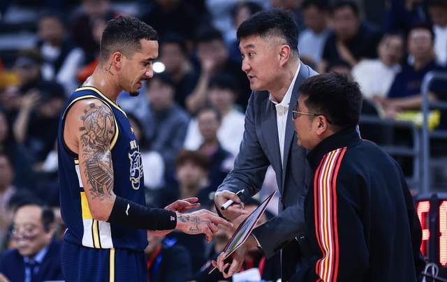 开云登录-广东输球暴露致命短板!两大水货锋线合计6中1,杜锋冲冠或成空谈