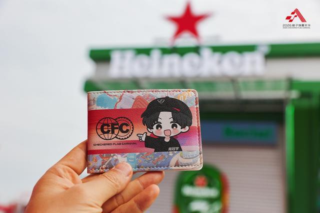 从《飞驰人生》到飞驰人生:2026格子旗嘉年华启幕 经典F1战车亮相西岸