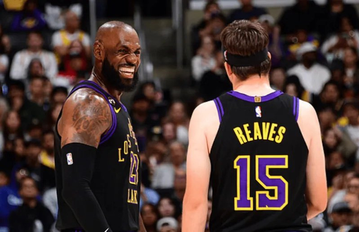 开云中国-胜骑士发布会!雷迪克爆赞东詹,解析三月15胜2负,展望下场雷霆|詹姆斯|俄克拉荷马雷霆队|克利夫兰骑士队|JJ-雷迪克|卢卡-东契奇_新浪体育_新浪新闻