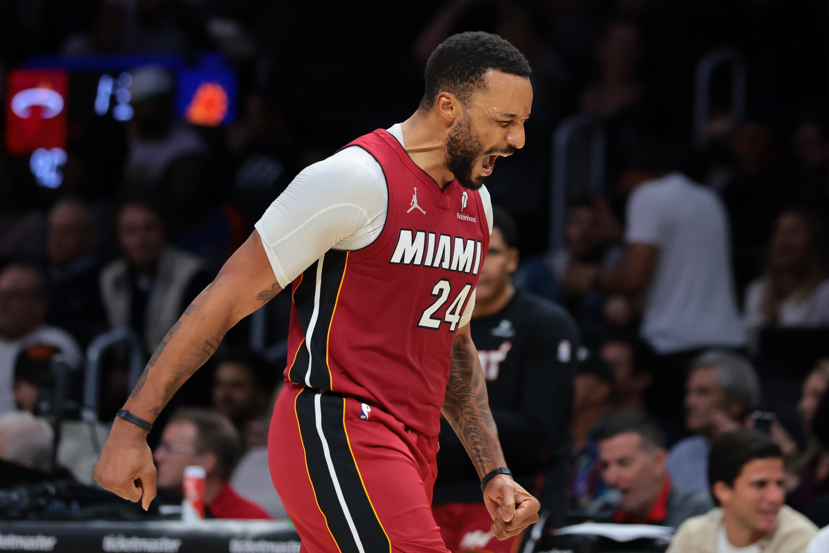 开云登录-热火锁在附加赛！鲍威尔：很失望&amp;我也不知道答案 回去多看录像吧